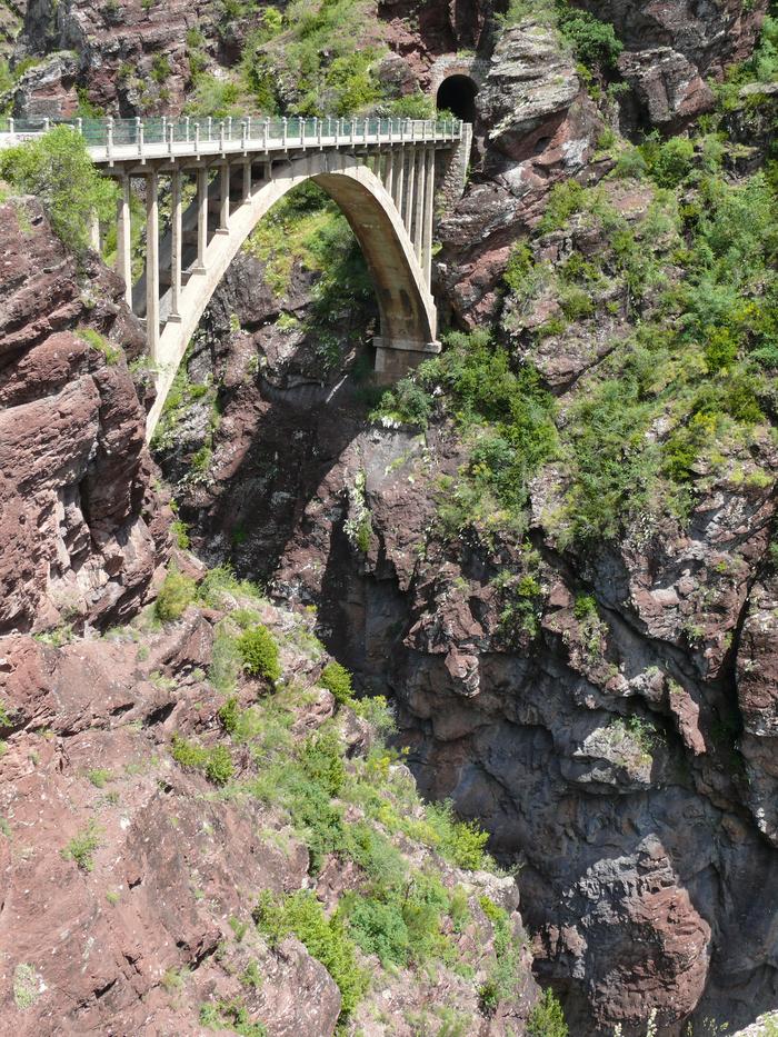 Pont de la Mariée ou du Saut de la Mariée, Guillaumes.