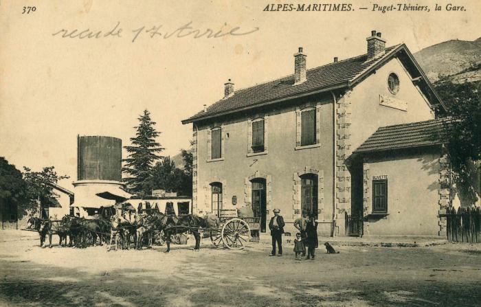 370. ALPES-MARITIMES. - Puget-Théniers, la Gare. "Reçu le 17 avril"